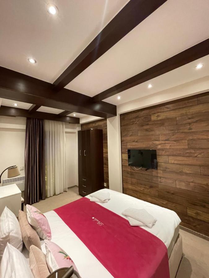 Apartment Square *
