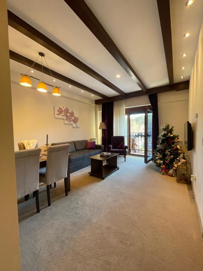Square Apartment